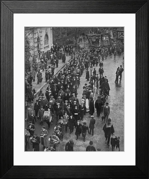 Framed Print : Great Food Demonstration on Embankment, London, WW1 Framed Print : Great Food Demonstration on Embankment, London, WW1