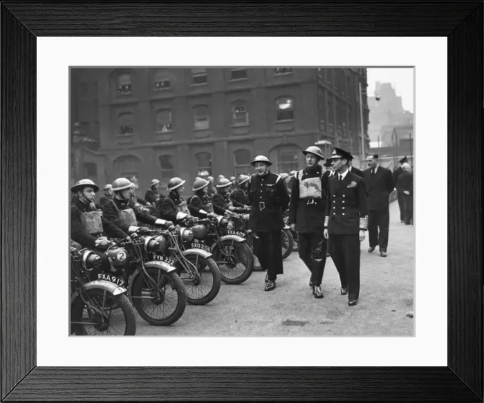 Framed Print : King George VI visiting LFB Headquarters, Lambeth, WW2 Framed Print : King George VI visiting LFB Headquarters, Lambeth, WW2