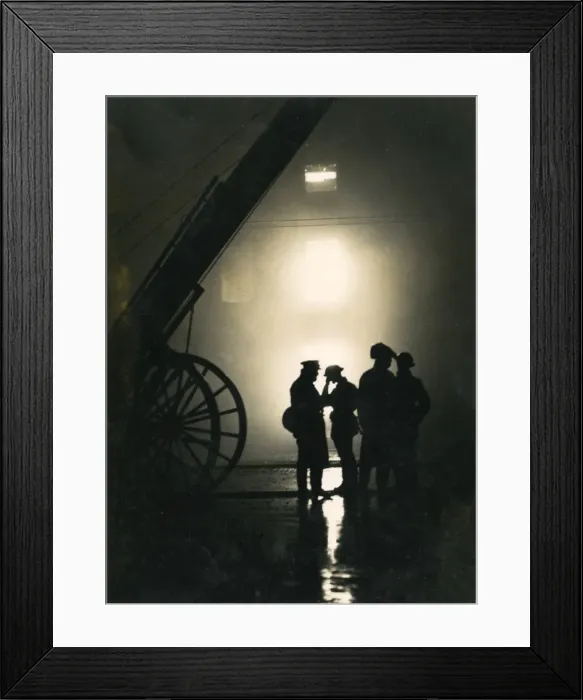 Framed Print : Firefighters standing by during Blitz, London, WW2 Framed Print : Firefighters standing by during Blitz, London, WW2