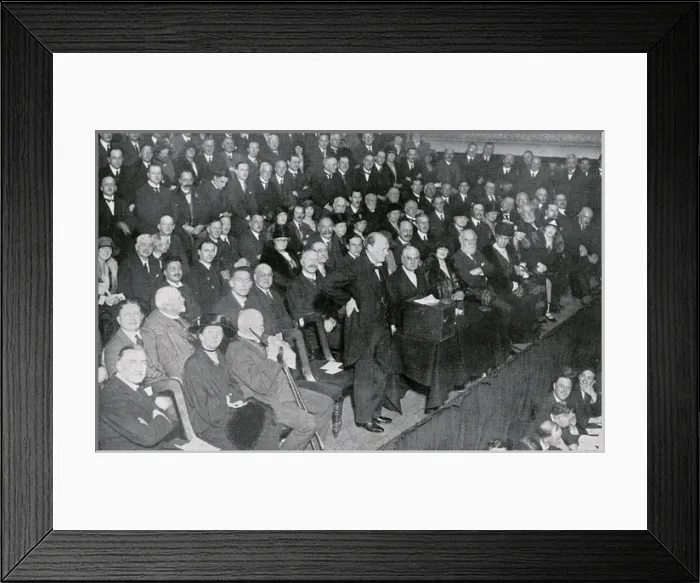 Framed Print : Winston Churchill Framed Print : Winston Churchill