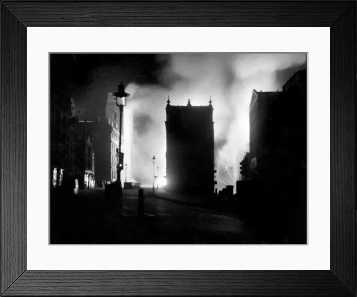 Framed Print : Blitz in the City of London, WW2 Framed Print : Blitz in the City of London, WW2