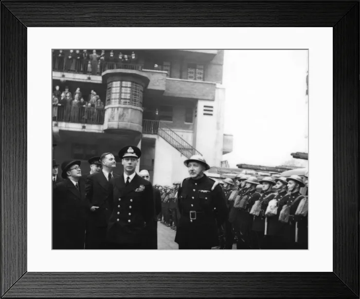 Framed Print : King George VI visiting LFB Headquarters, Lambeth, WW2 Framed Print : King George VI visiting LFB Headquarters, Lambeth, WW2