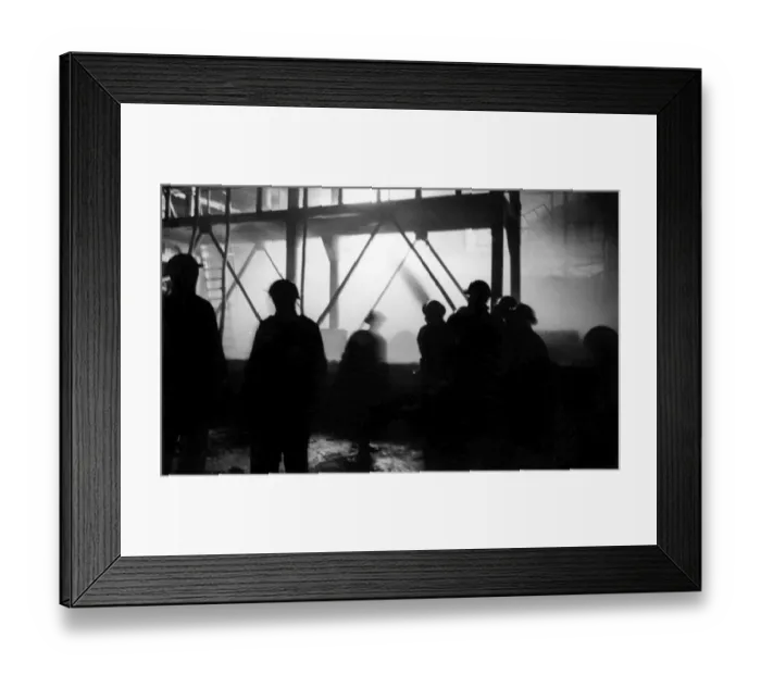 Framed Print : Blitz in London - Shell Mex, Fulham, WW2 Framed Print : Blitz in London - Shell Mex, Fulham, WW2