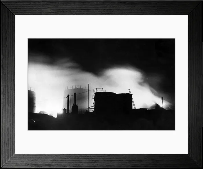 Framed Print : Blitz in London -- Winkleys Wharf, Millwall, WW2 Framed Print : Blitz in London -- Winkleys Wharf, Millwall, WW2