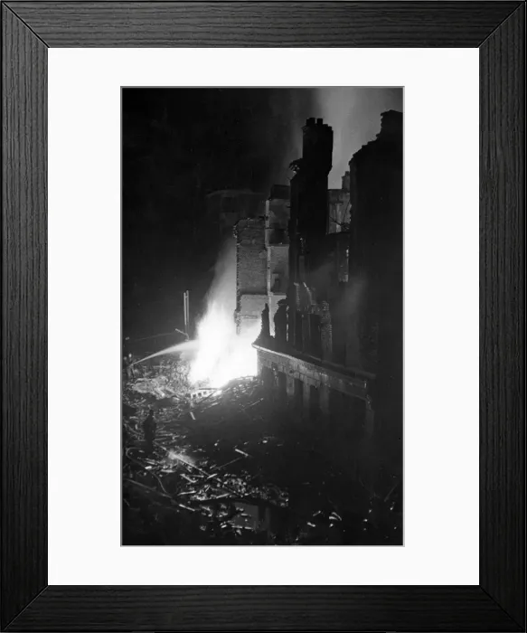 Framed Print : Scene in Poplar High Street during the Blitz, WW2 Framed Print : Scene in Poplar High Street during the Blitz, WW2