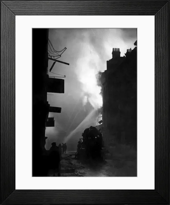 Framed Print : Blitz in London - night scene, WW2 Framed Print : Blitz in London - night scene, WW2