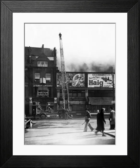 Framed Print : Blitz in London -- Tottenham Court Road, WW2 Framed Print : Blitz in London -- Tottenham Court Road, WW2