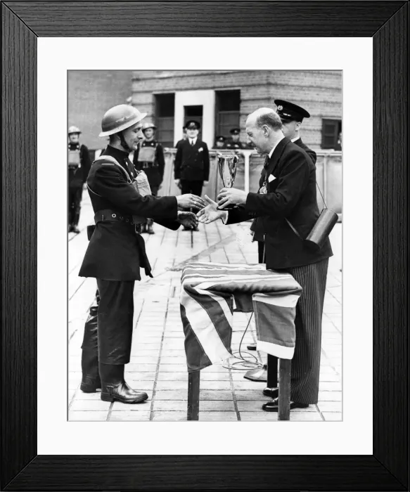 Framed Print : Lord Mayor of London presenting a cup, WW2 Framed Print : Lord Mayor of London presenting a cup, WW2
