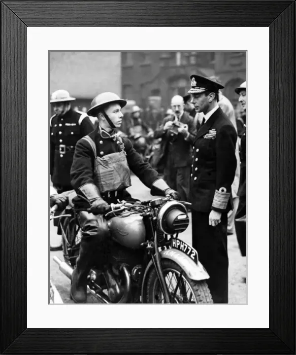 Framed Print : King George VI visiting LFB Headquarters, Lambeth, WW2 Framed Print : King George VI visiting LFB Headquarters, Lambeth, WW2