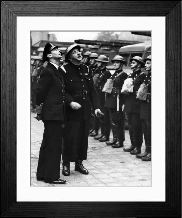 Framed Print : King George VI visiting LFB Headquarters, Lambeth, WW2 Framed Print : King George VI visiting LFB Headquarters, Lambeth, WW2