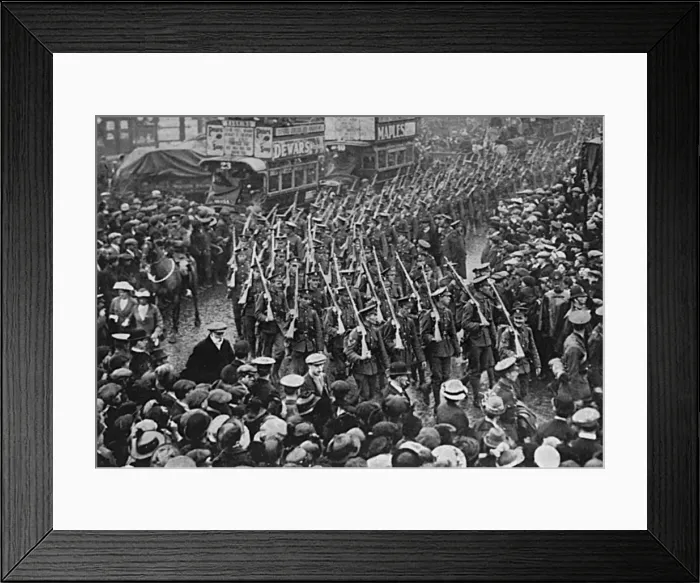 Framed Print : Soldiers marching along, Commercial Rd, London, WW1