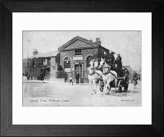 Framed Print : Horse-drawn fire engine with crew, Willesden, London Framed Print : Horse-drawn fire engine with crew, Willesden, London