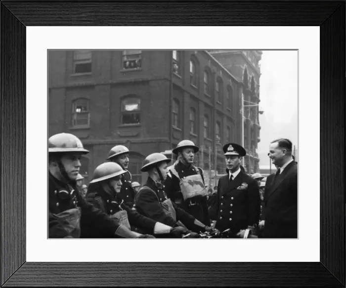 Framed Print : King George VI visiting LFB Headquarters, Lambeth, WW2 Framed Print : King George VI visiting LFB Headquarters, Lambeth, WW2