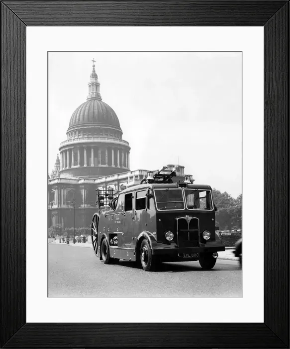Framed Print : LFB dual purpose fire engine, St Pauls Cathedral, London Framed Print : LFB dual purpose fire engine, St Pauls Cathedral, London