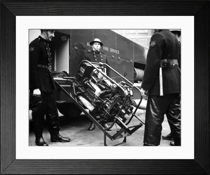 Framed Print : AFS workers with emergency appliance, WW2 Framed Print : AFS workers with emergency appliance, WW2