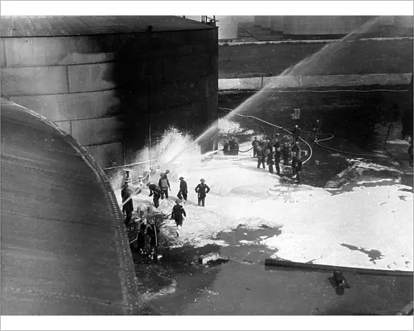 Blitz in London -- oil tank fire, Thames Haven, WW2