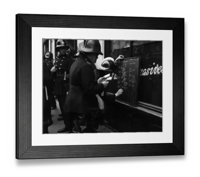 Framed Print : Firefighters at a fire in Goswell Road, London EC1 Framed Print : Firefighters at a fire in Goswell Road, London EC1