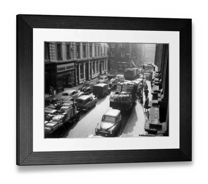 Framed Print : Traffic congestion, Covent Garden, London WC2 Framed Print : Traffic congestion, Covent Garden, London WC2