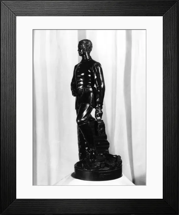 Framed Print : Statue of Captain Sir Eyre Massey Shaw Framed Print : Statue of Captain Sir Eyre Massey Shaw
