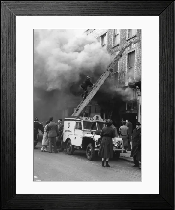Framed Print : Fire at 298 Old Brompton Road, London SW5 Framed Print : Fire at 298 Old Brompton Road, London SW5