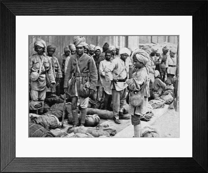 Framed Print : An Indian labour corps during World War I Framed Print : An Indian labour corps during World War I