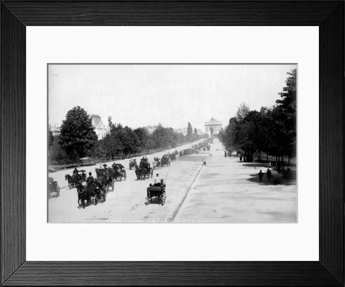 Framed Print : Paris, France - Avenue du Bois de Boulogne Framed Print : Paris, France - Avenue du Bois de Boulogne
