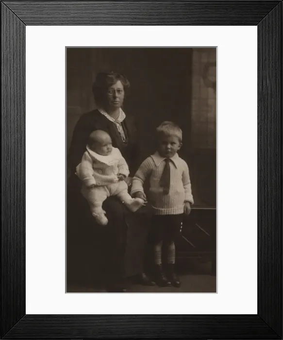 Framed Print : Suffragette Elsa Gye and Children Framed Print : Suffragette Elsa Gye and Children