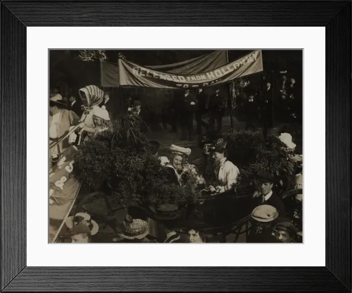 Framed Print : Suffragettes Released from Prison Framed Print : Suffragettes Released from Prison
