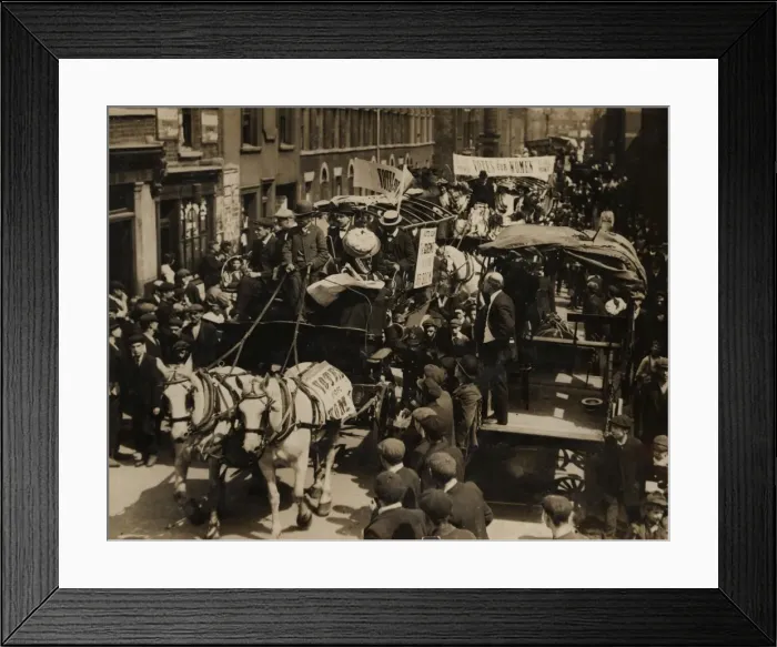 Framed Print : Suffragettes Released from Prison Framed Print : Suffragettes Released from Prison