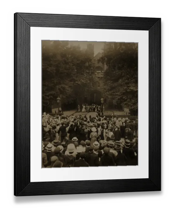 Framed Print : Suffragettes Released from Prison Framed Print : Suffragettes Released from Prison