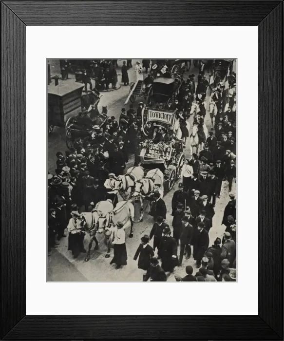 Framed Print : Suffragettes Released Emmeline & Christabel Pankhurst Framed Print : Suffragettes Released Emmeline & Christabel Pankhurst