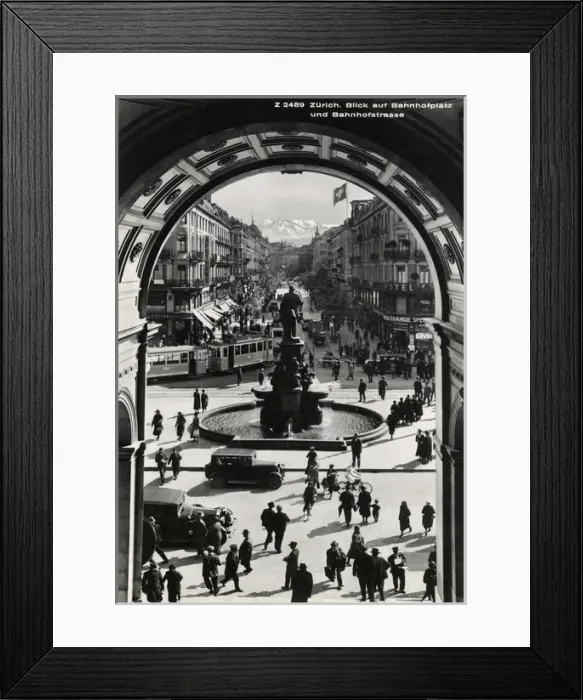 Framed Print : View of Bahnhofplatz, Zurich, Switzerland Framed Print : View of Bahnhofplatz, Zurich, Switzerland