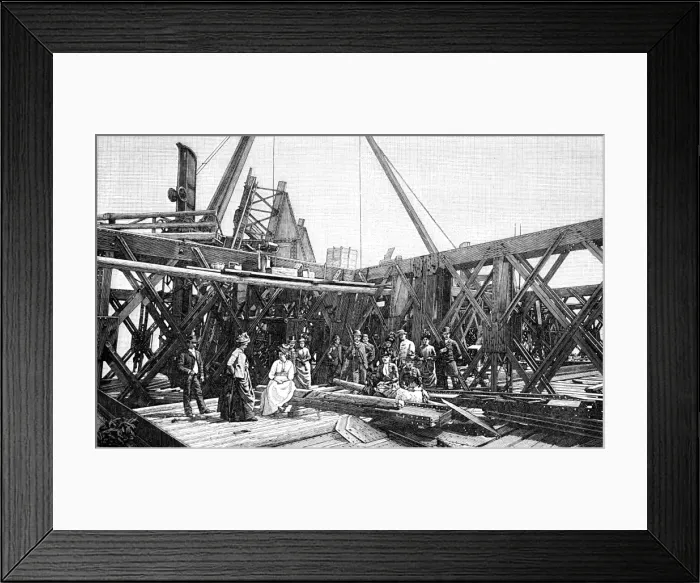 Framed Print : Paris, France - Tour Eiffel, construction Framed Print : Paris, France - Tour Eiffel, construction