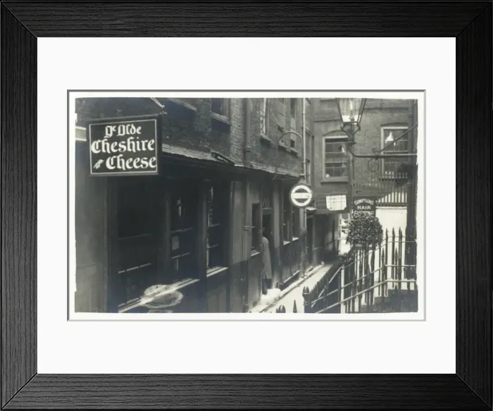 Framed Print : Ye Olde Cheshire Cheese Pub, Fleet Street, London Framed Print : Ye Olde Cheshire Cheese Pub, Fleet Street, London