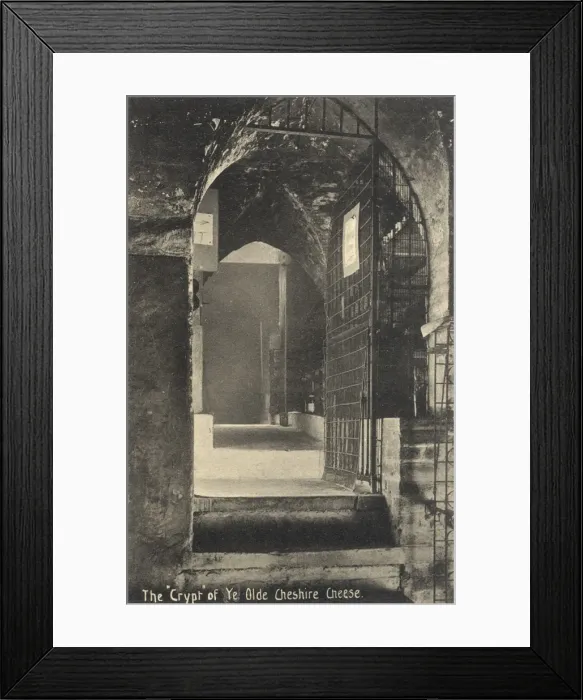 Framed Print : Ye Olde Cheshire Cheese Pub, Fleet Street, London Framed Print : Ye Olde Cheshire Cheese Pub, Fleet Street, London