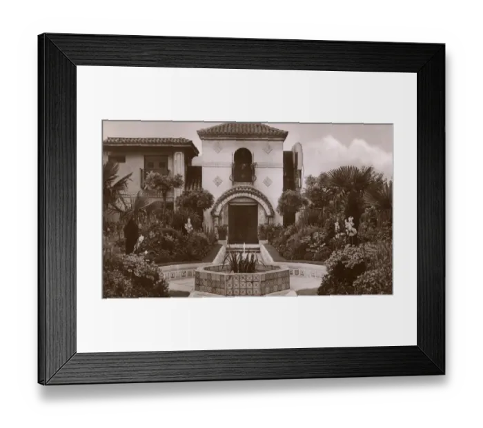 Framed Print : A corner of the Spanish gardens at Derry and Toms, c. 1940s Framed Print : A corner of the Spanish gardens at Derry and Toms, c. 1940s