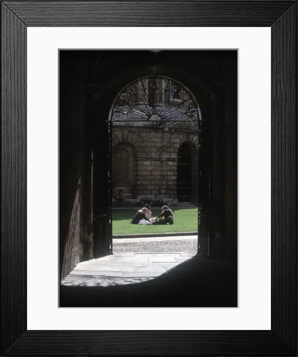 Framed Print : Students meeting at the Radcliffe Camera Framed Print : Students meeting at the Radcliffe Camera
