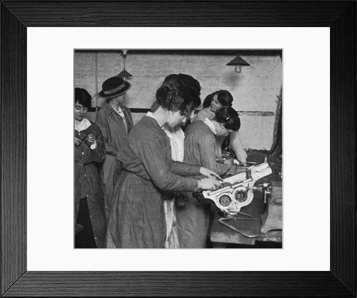 Framed Print : Women at a car mechanics class, WW1 Framed Print : Women at a car mechanics class, WW1