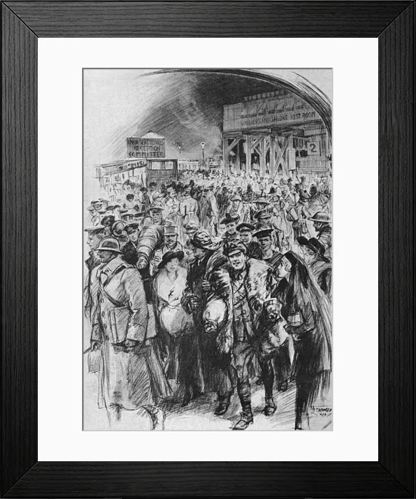Framed Print : Arrival of Christmas leave trains at Victoria, WW1 Framed Print : Arrival of Christmas leave trains at Victoria, WW1
