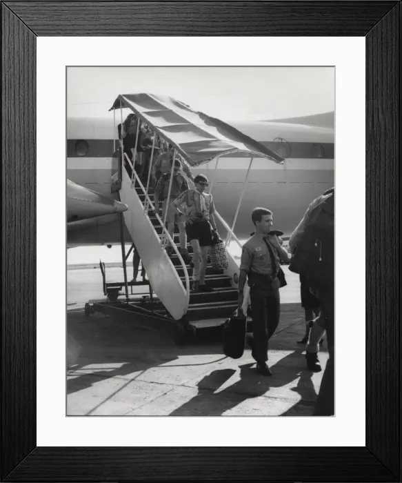 Framed Print : Scouts arriving at an airport, Ghana, West Africa Framed Print : Scouts arriving at an airport, Ghana, West Africa