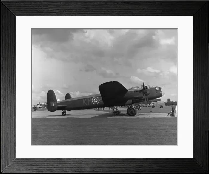 Framed Print : Avro Lancaster PA474 BBMF Scampton Framed Print : Avro Lancaster PA474 BBMF Scampton