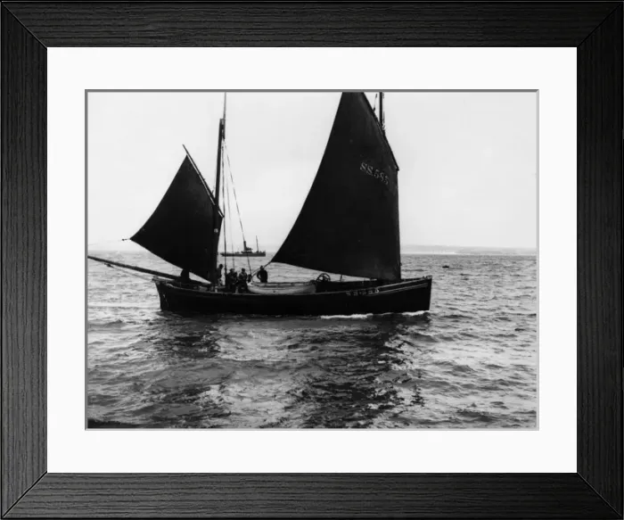 Framed Print : Herring drifter in St Ives Bay, Cornwall Framed Print : Herring drifter in St Ives Bay, Cornwall