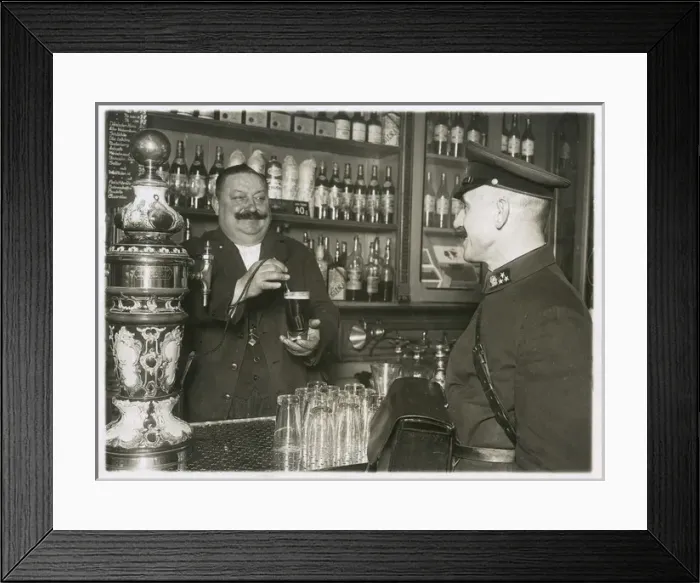 Framed Print : Serving warmed beer, Berlin, Germany Framed Print : Serving warmed beer, Berlin, Germany