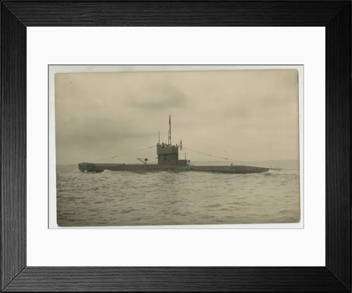 Framed Print : Royal Navy submarine with zebra stripe camouflage, WW1 Framed Print : Royal Navy submarine with zebra stripe camouflage, WW1