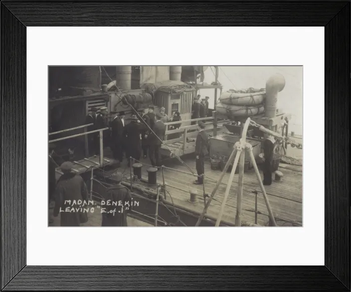 Framed Print : General Denikin and family arriving at Southampton Framed Print : General Denikin and family arriving at Southampton