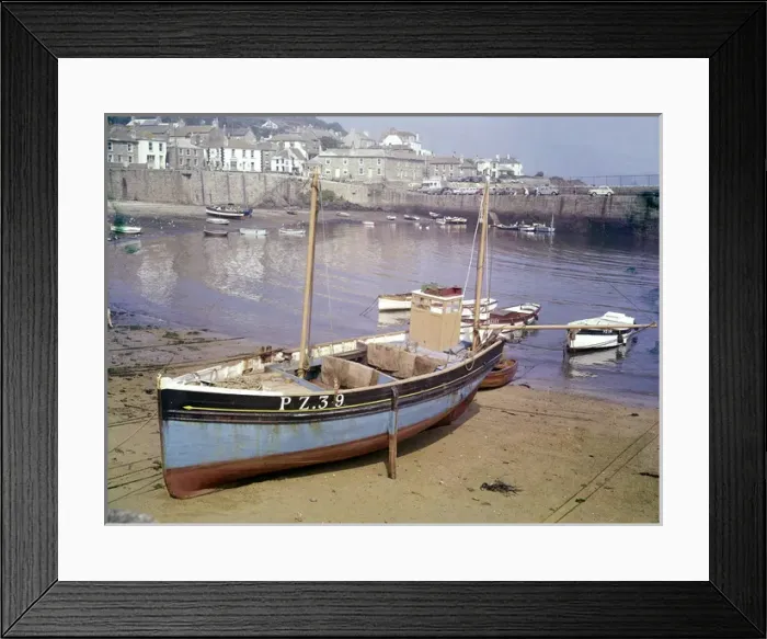 Framed Print : Fishing boats in Mousehole Harbour, Cornwall