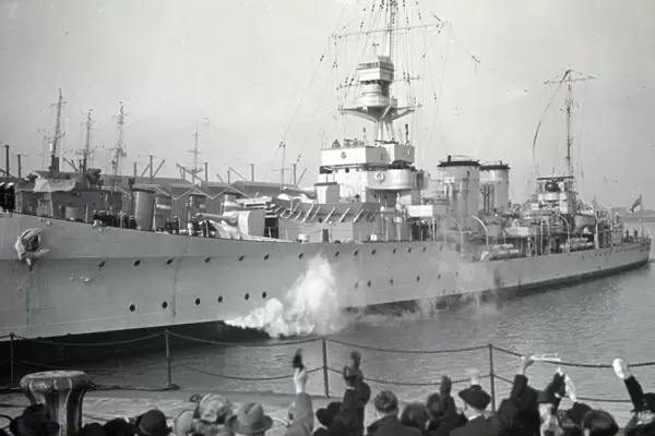 HMS Dunedin, British light cruiser