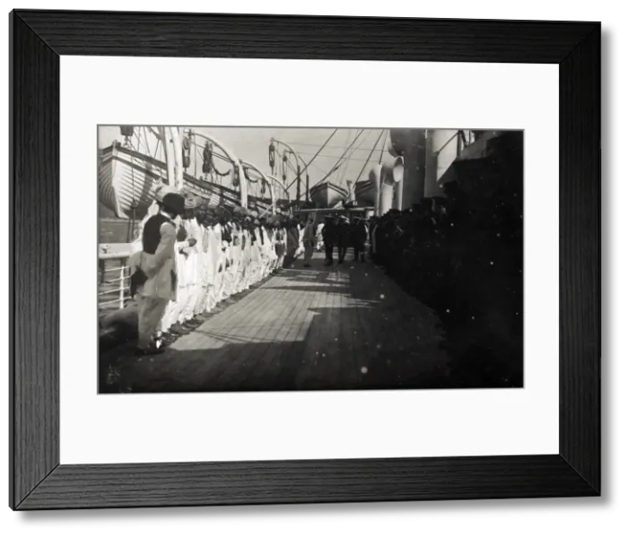 Framed Print : George V visiting HMHS Plassy, WW1 Framed Print : George V visiting HMHS Plassy, WW1