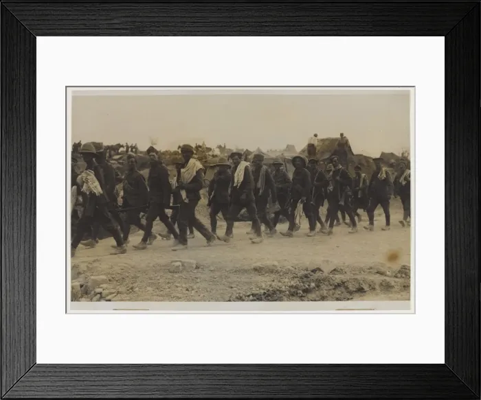 Framed Print : British soldiers during a period of rest - Western Front