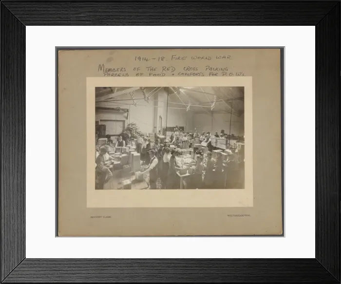 Framed Print : WWI - Red Cross packing parcels of food and comfort Framed Print : WWI - Red Cross packing parcels of food and comfort